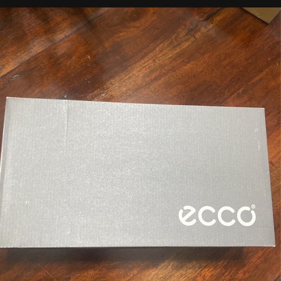 Ecco shoes - Picture 2 of 4